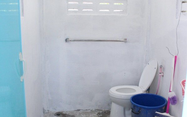 มอบห้องน้ำตามโครงการปรับสภาพแวดล้อมที่อยู่อาศัยสำหรับคนพิการ